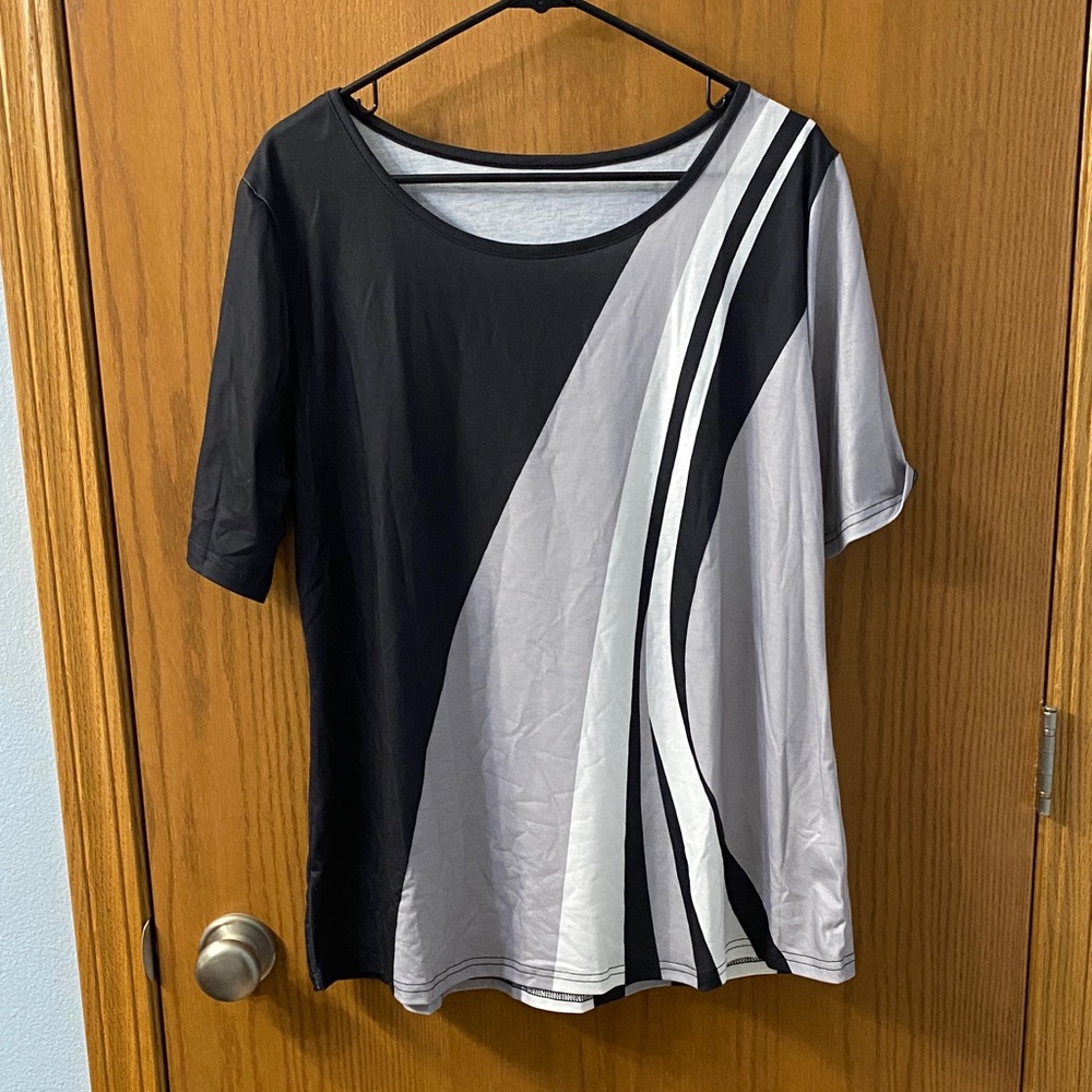 “5/$20” black gray white shirt sleeved top size XXL extra extra large